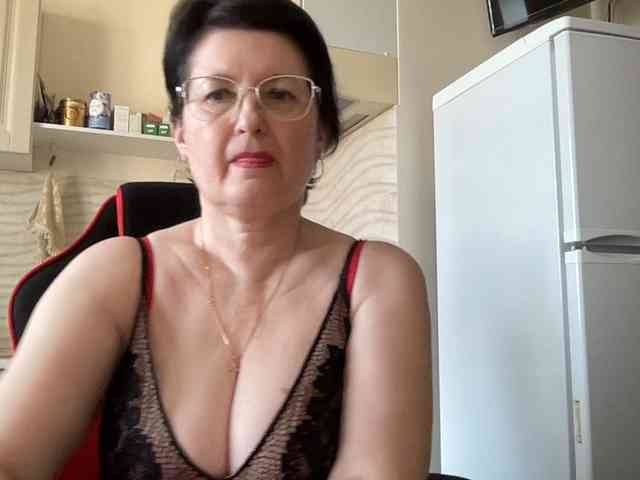 HotMilfPussy webcam