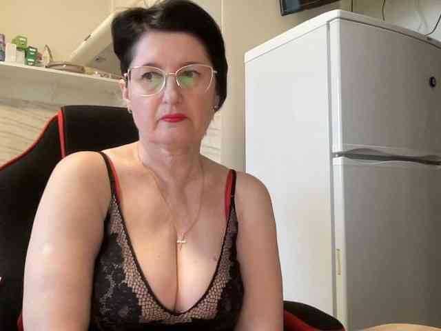HotMilfPussy webcam