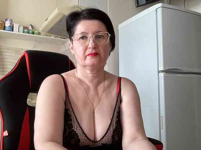HotMilfPussy webcam