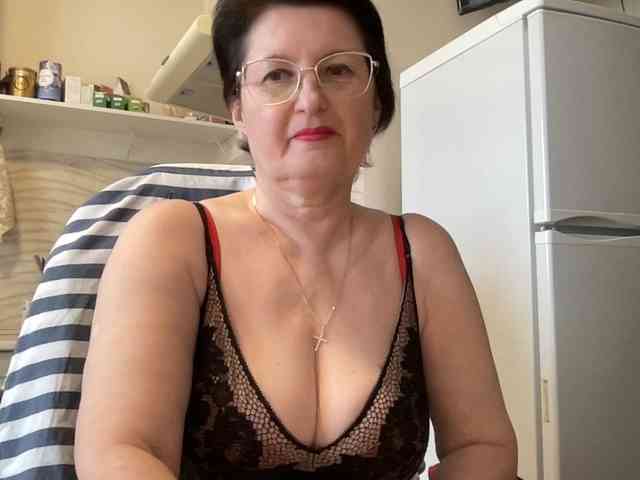 HotMilfPussy webcam