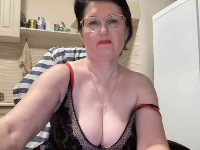HotMilfPussy webcam