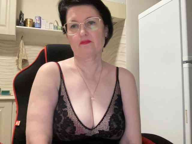 HotMilfPussy webcam