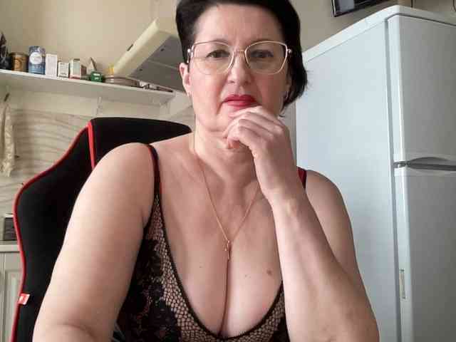 HotMilfPussy webcam