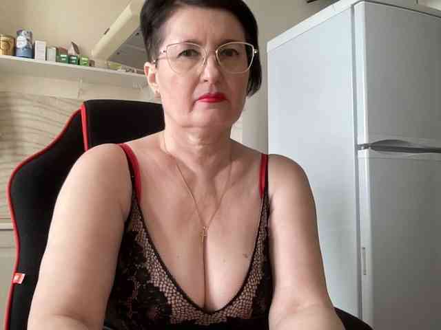 HotMilfPussy webcam
