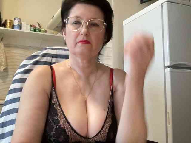 HotMilfPussy webcam