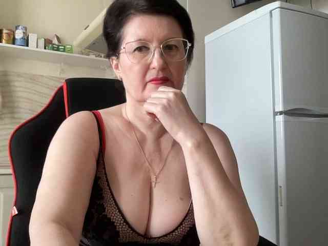 HotMilfPussy webcam