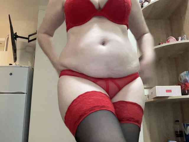 HotMilfPussy webcam