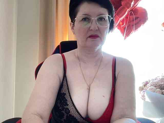 HotMilfPussy webcam