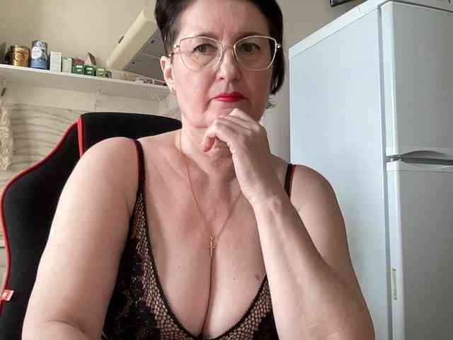 HotMilfPussy webcam