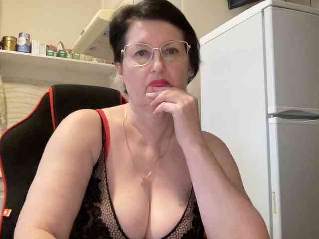 HotMilfPussy webcam