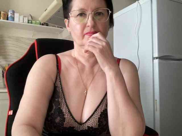 HotMilfPussy webcam