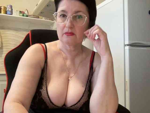 HotMilfPussy webcam