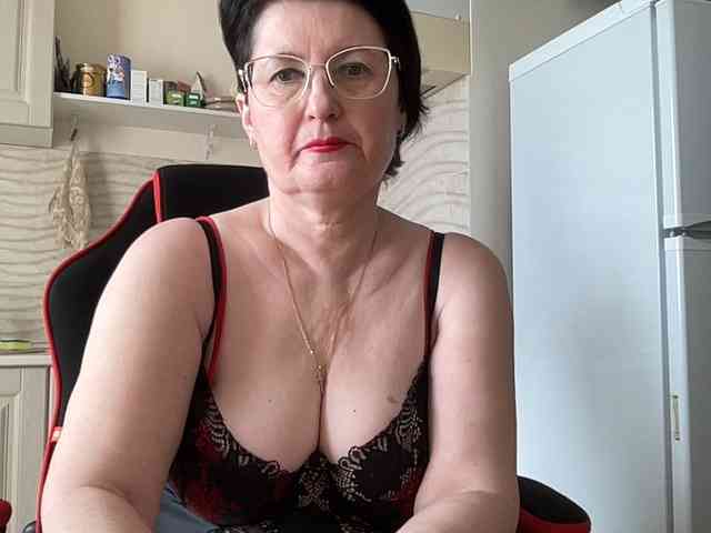 HotMilfPussy webcam