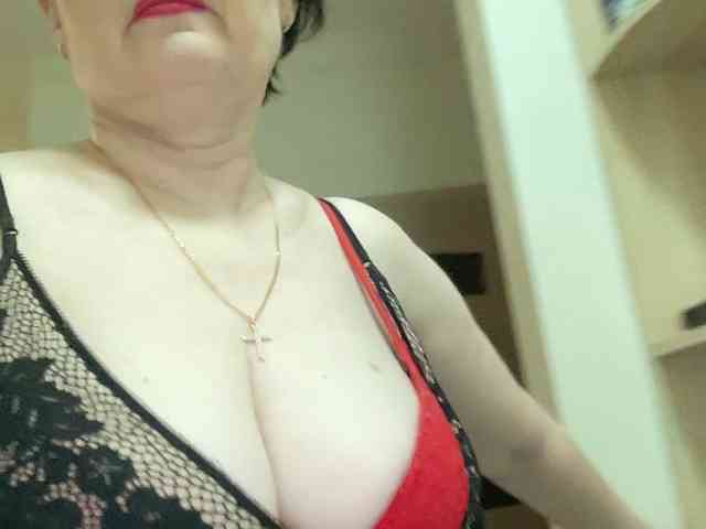 HotMilfPussy webcam