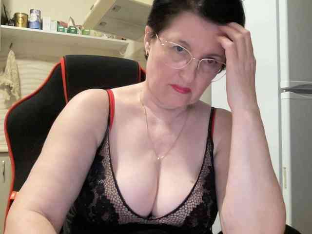 HotMilfPussy webcam