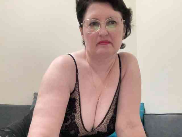 HotMilfPussy webcam