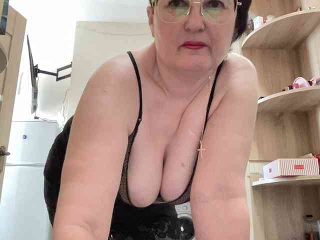 HotMilfPussy webcam