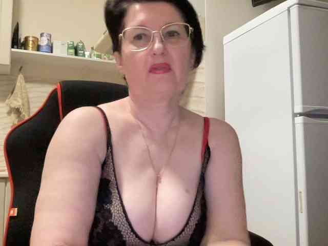 HotMilfPussy webcam