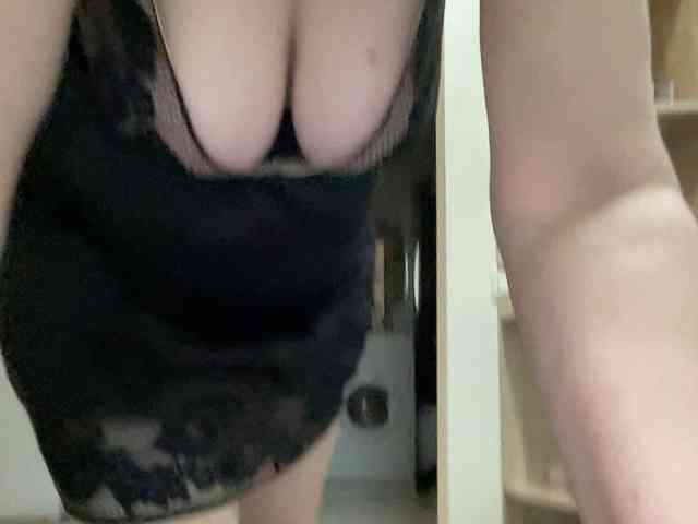 HotMilfPussy webcam