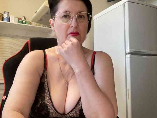 HotMilfPussy webcam