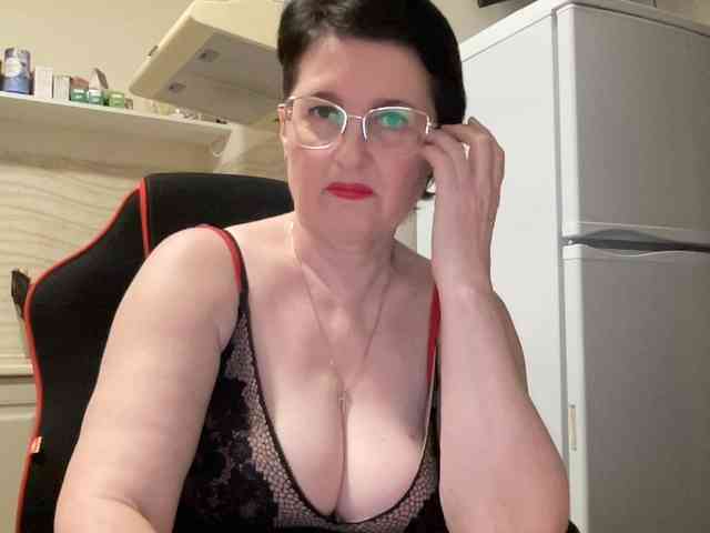 HotMilfPussy webcam