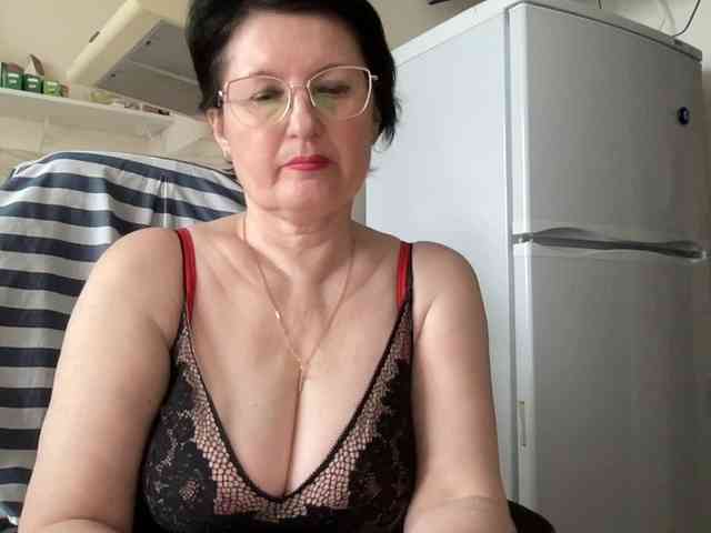 HotMilfPussy webcam