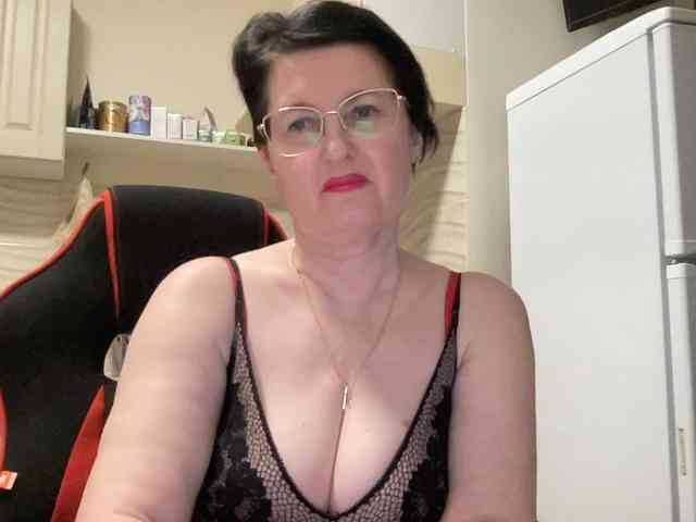 HotMilfPussy webcam