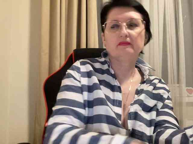 HotMilfPussy webcam