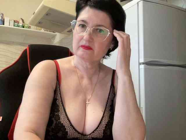 HotMilfPussy webcam