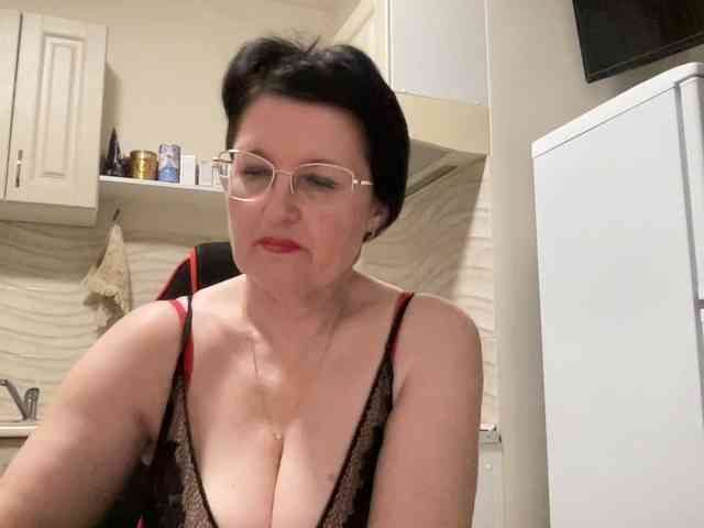 HotMilfPussy webcam