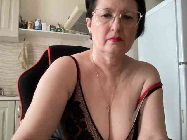 HotMilfPussy webcam