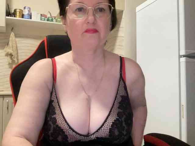 HotMilfPussy webcam