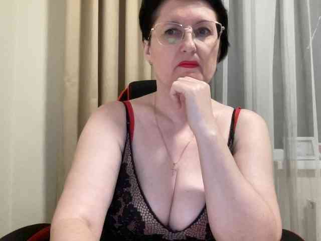 HotMilfPussy webcam
