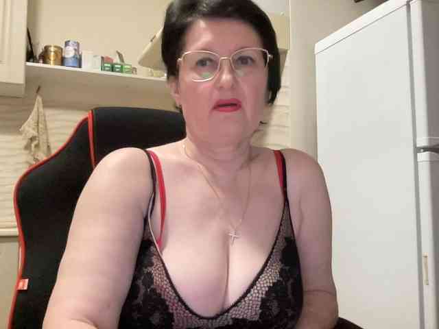 HotMilfPussy webcam