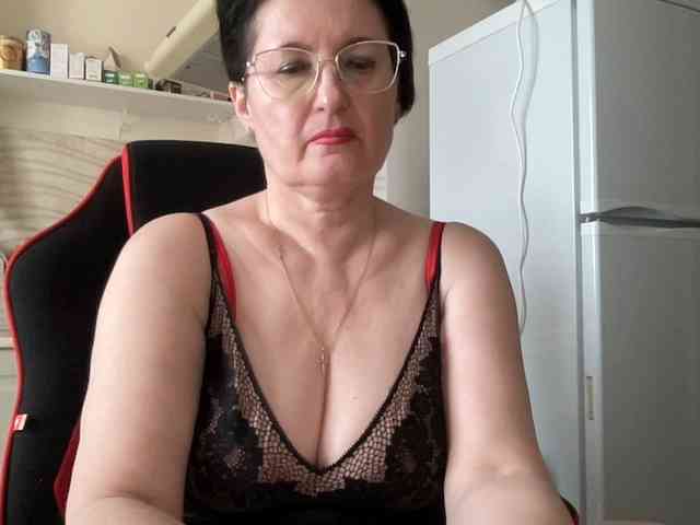 HotMilfPussy webcam