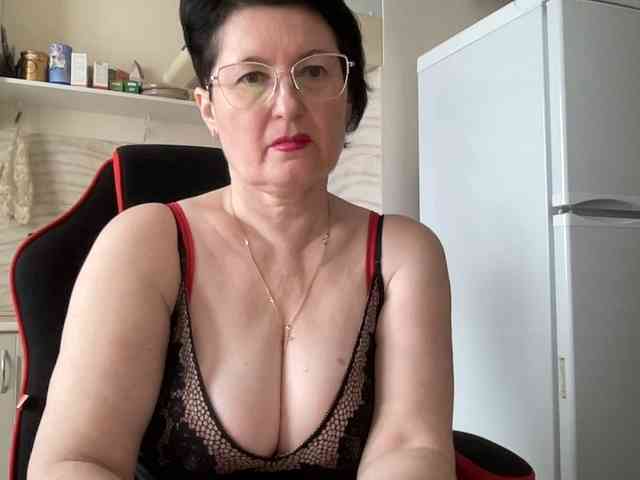 HotMilfPussy webcam