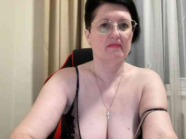 HotMilfPussy webcam