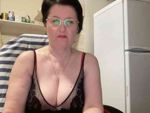 HotMilfPussy webcam