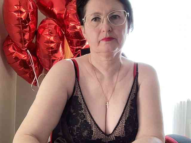 HotMilfPussy webcam