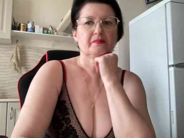 HotMilfPussy webcam