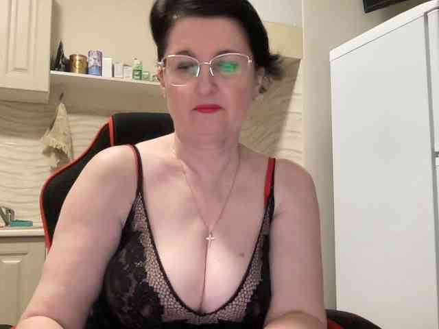 HotMilfPussy webcam