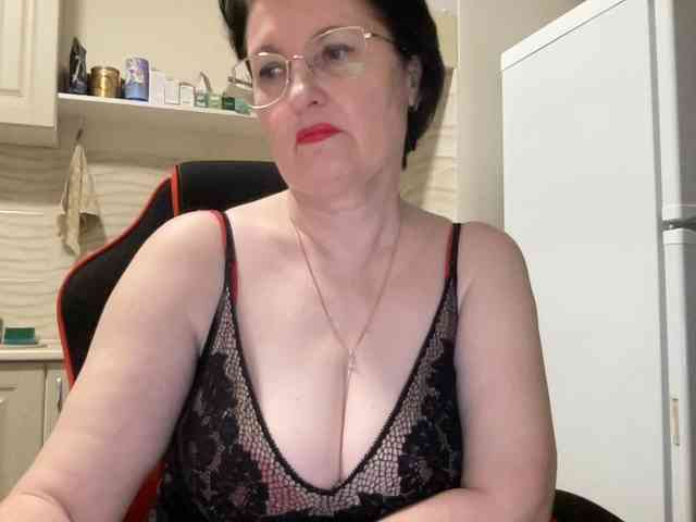 HotMilfPussy webcam