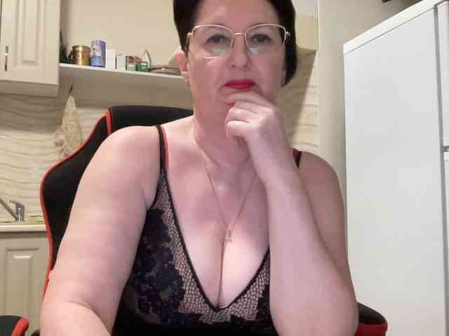 HotMilfPussy webcam