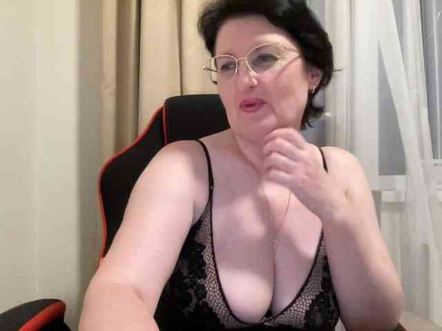 HotMilfPussy webcam