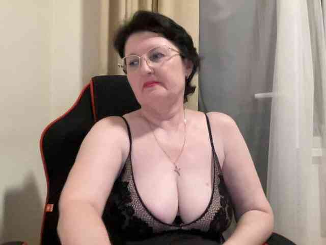 HotMilfPussy webcam