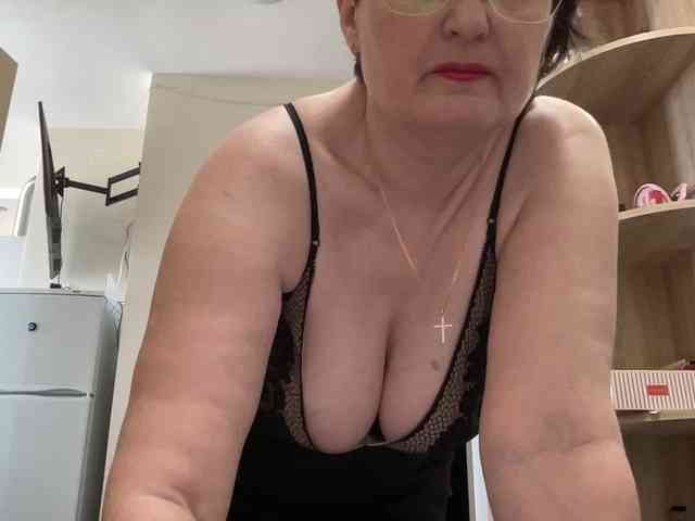HotMilfPussy webcam