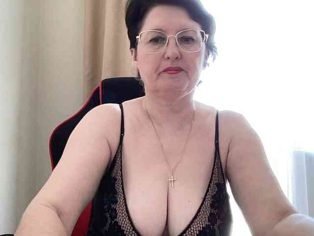 HotMilfPussy webcam