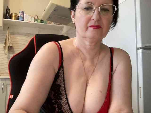 HotMilfPussy webcam
