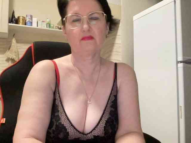 HotMilfPussy webcam