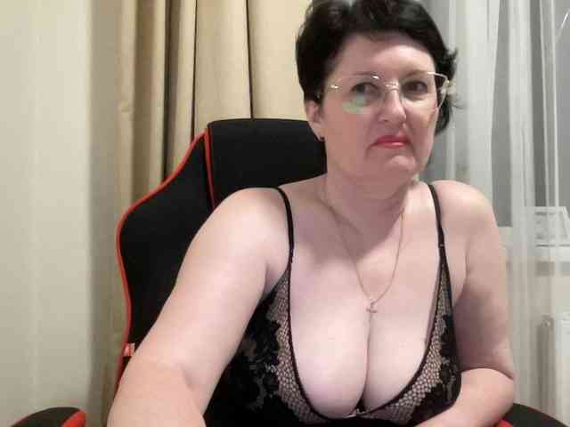 HotMilfPussy webcam